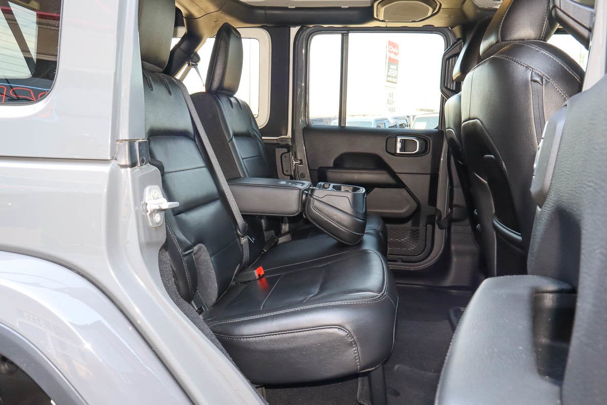 2022 Jeep Wrangler Unlimited Sahara Altitude 4x4
