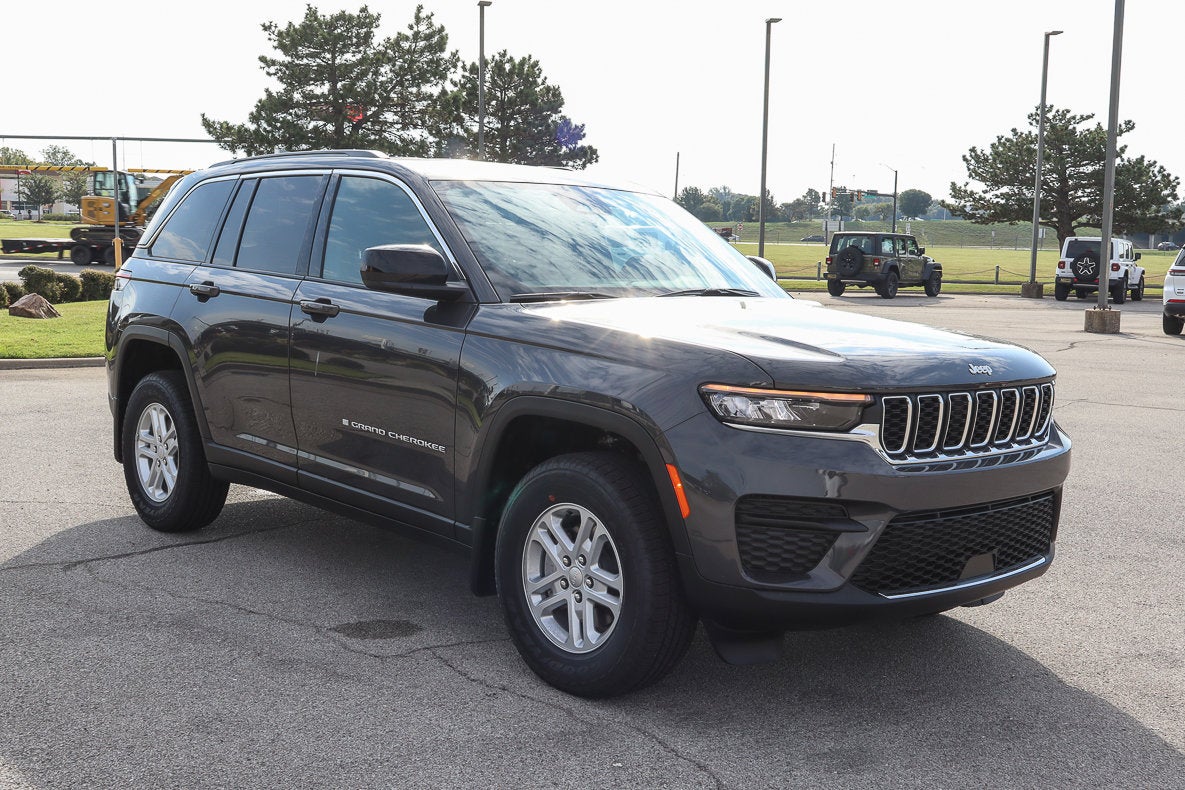 2025 Jeep Grand Cherokee Laredo