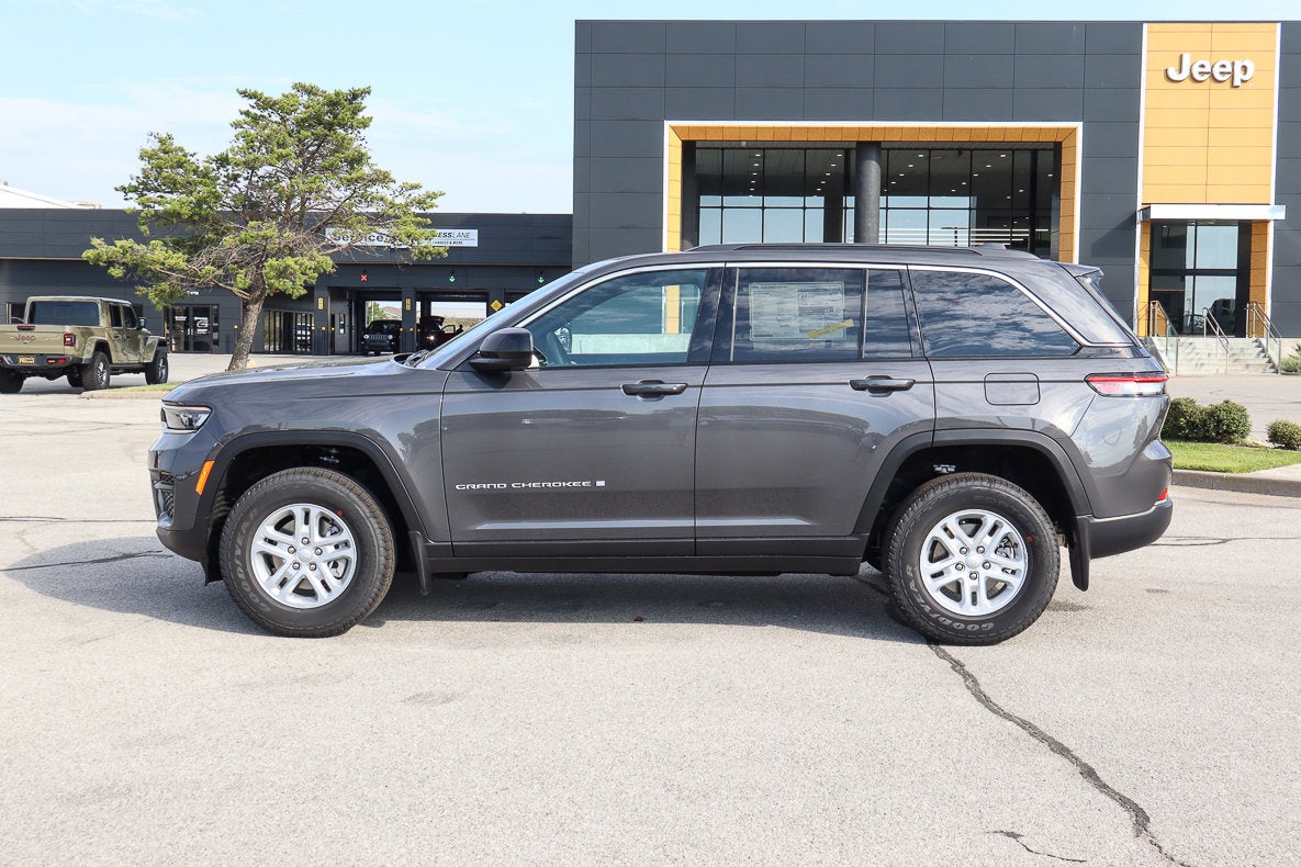 2025 Jeep Grand Cherokee Laredo