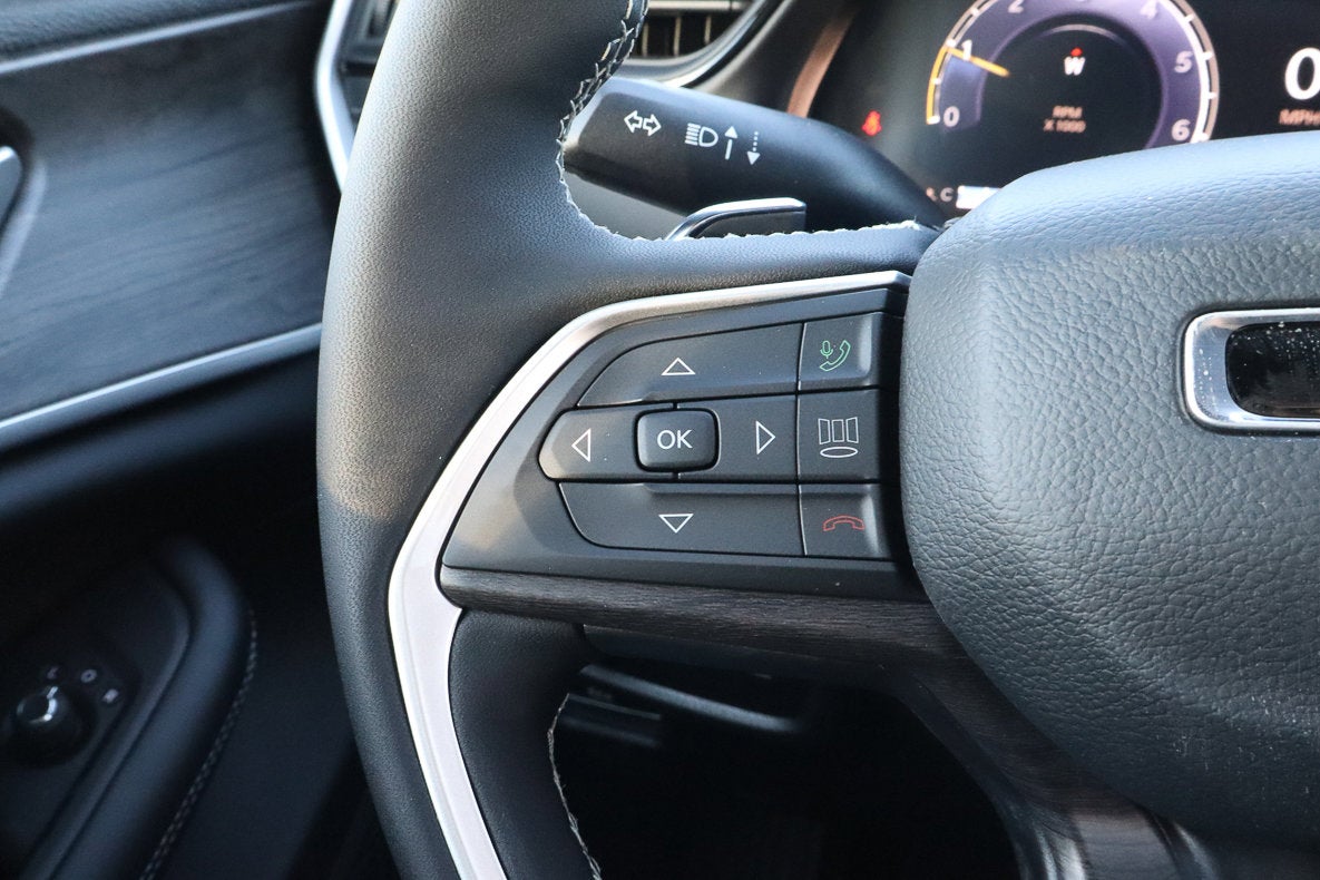 2026 Jeep Grand Cherokee Laredo Altitude