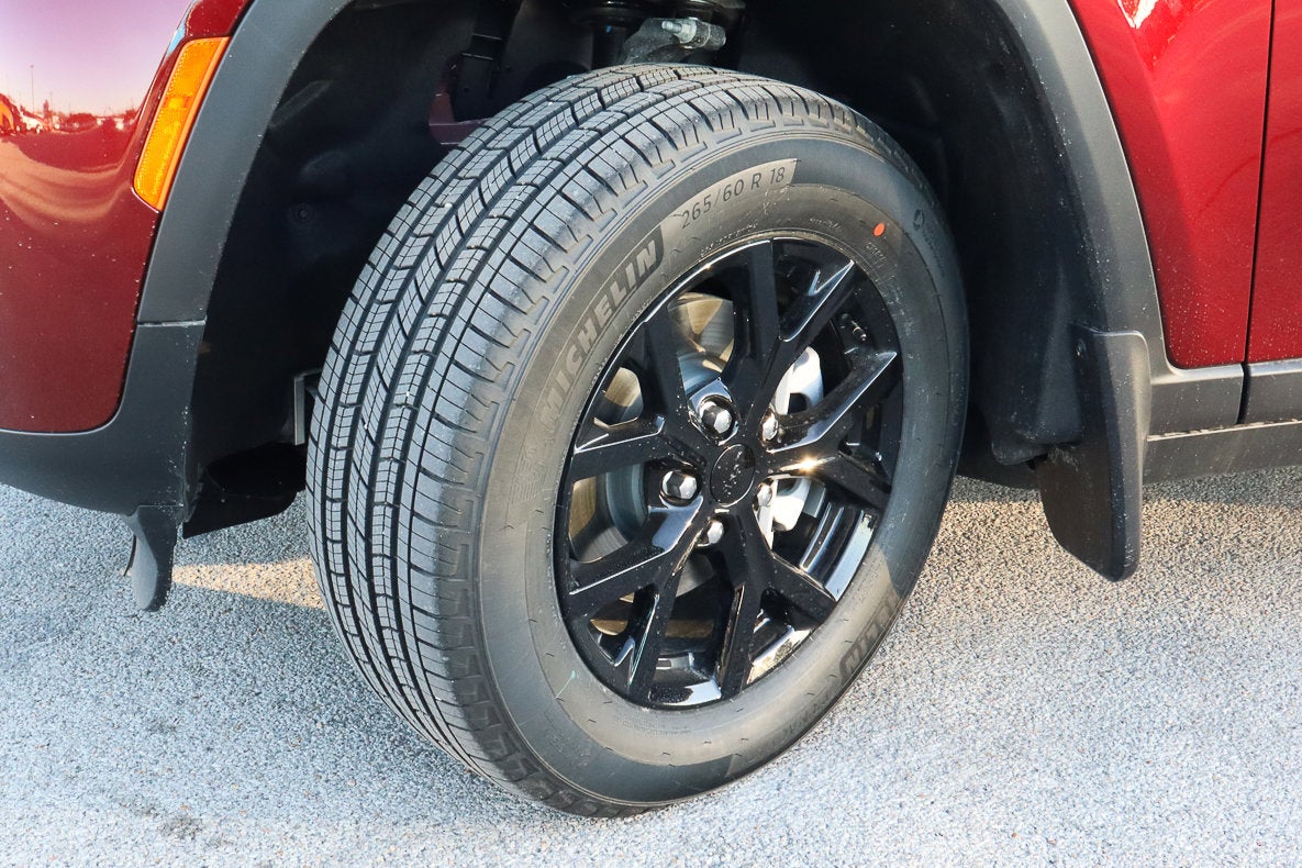 2026 Jeep Grand Cherokee Laredo Altitude