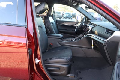 2026 Jeep Grand Cherokee Laredo Altitude