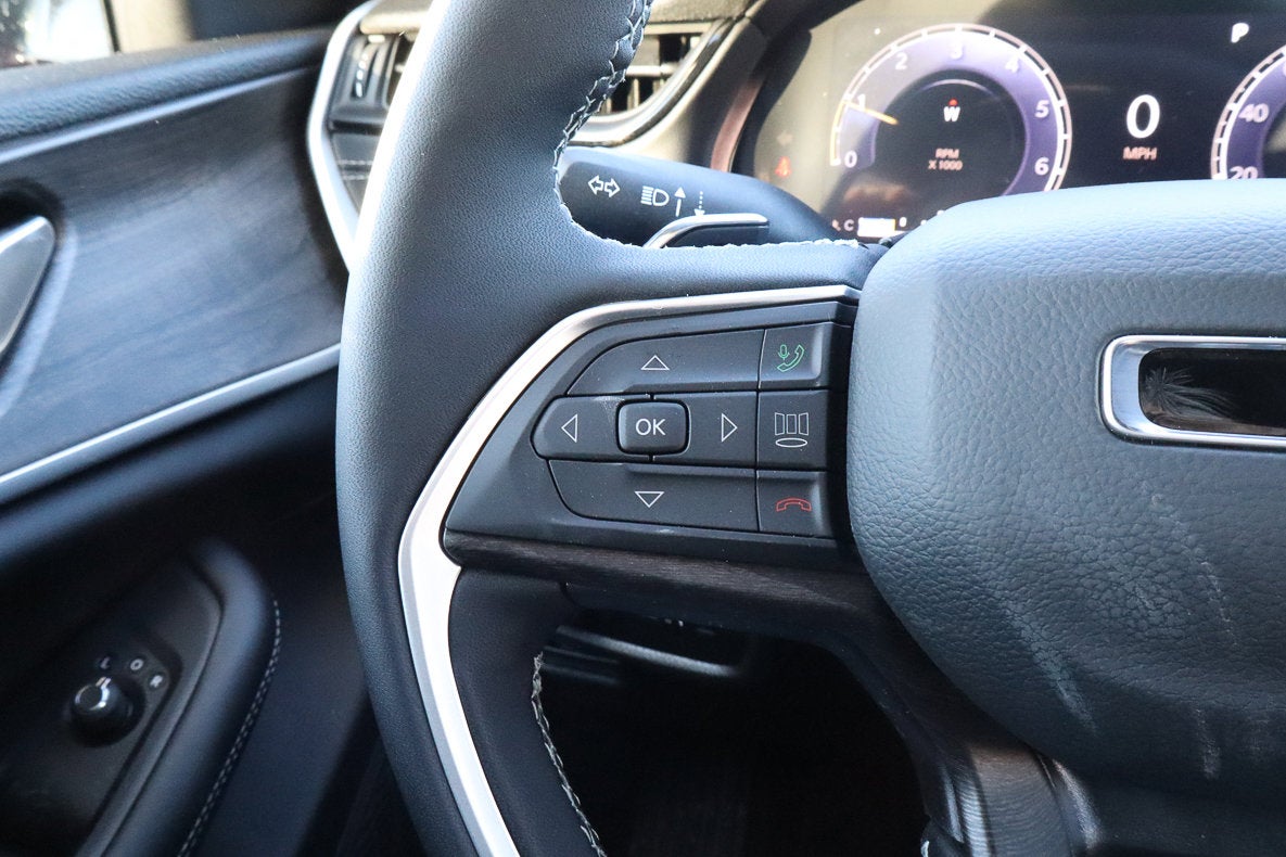 2026 Jeep Grand Cherokee Laredo Altitude