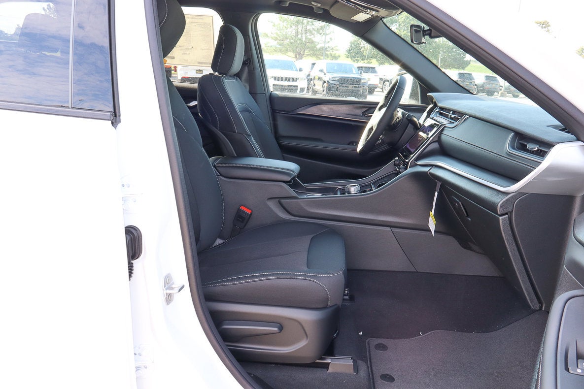 2025 Jeep Grand Cherokee Laredo X