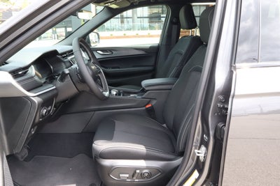 2026 Jeep Grand Cherokee Laredo X 4x4