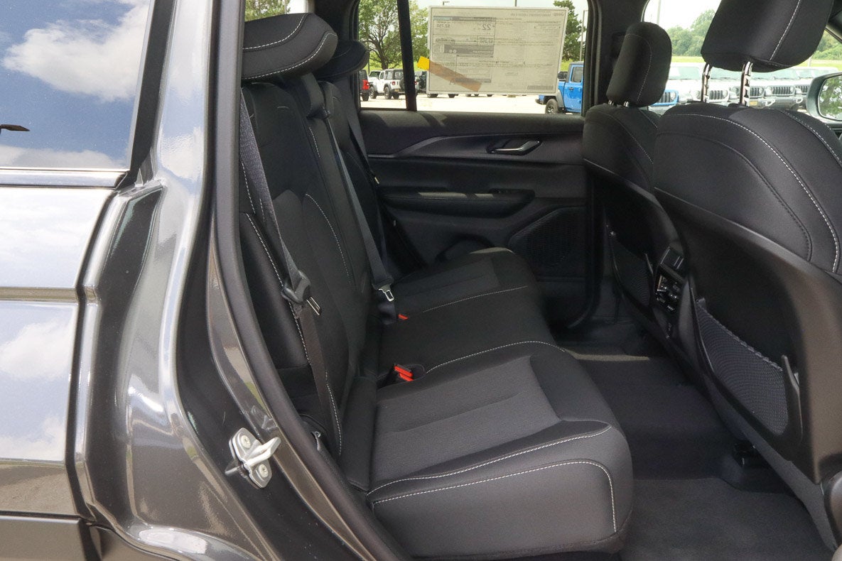 2026 Jeep Grand Cherokee Laredo X 4x4