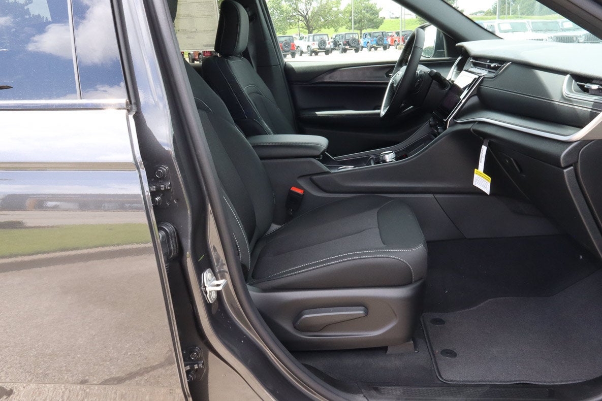 2026 Jeep Grand Cherokee Laredo X 4x4