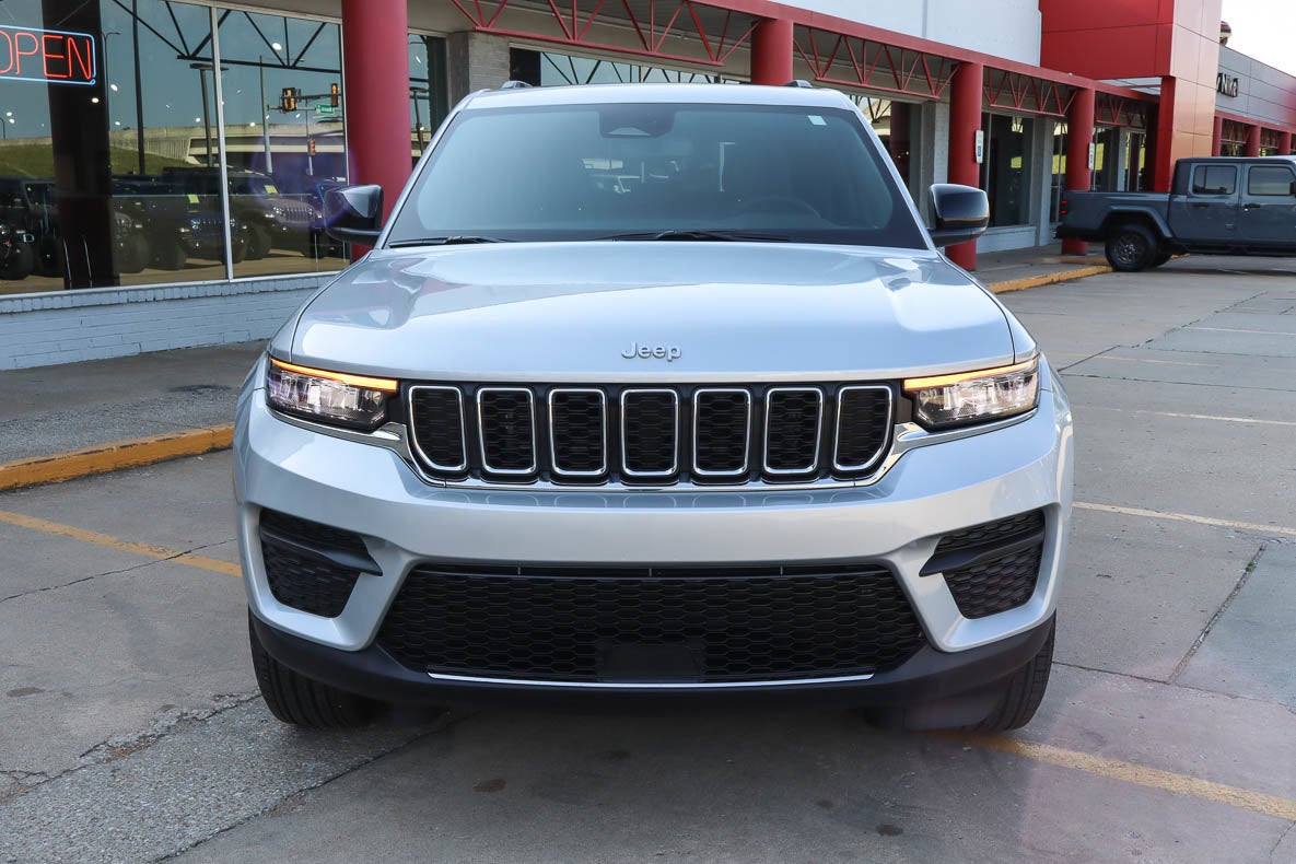2024 Jeep Grand Cherokee Laredo X 4x4