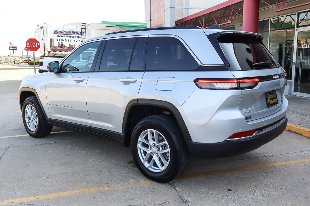 2024 Jeep Grand Cherokee Laredo X 4x4
