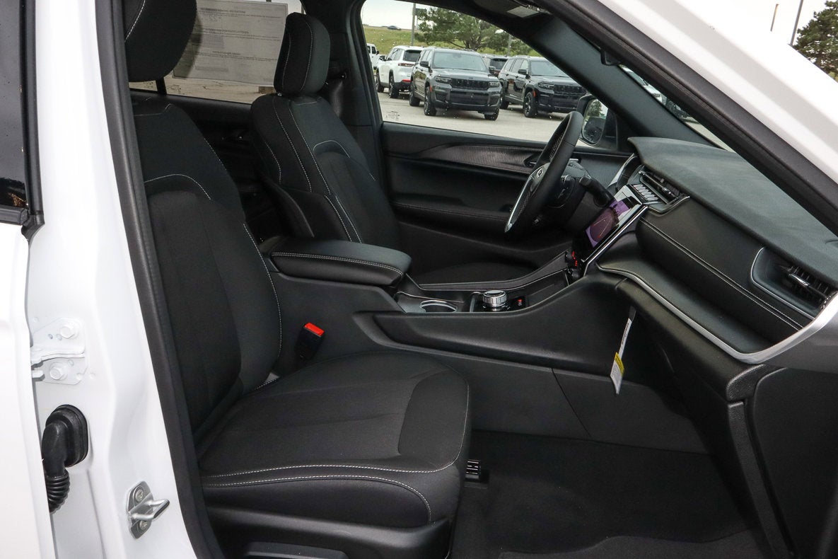 2025 Jeep Grand Cherokee Laredo X