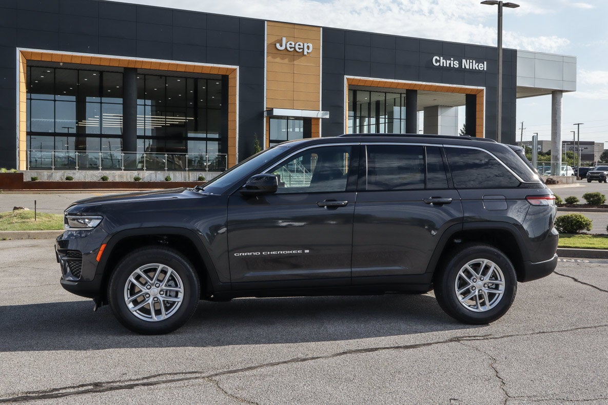 2026 Jeep Grand Cherokee Laredo 4x4