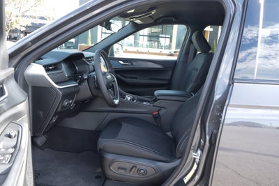 2026 Jeep Grand Cherokee Laredo 4x4