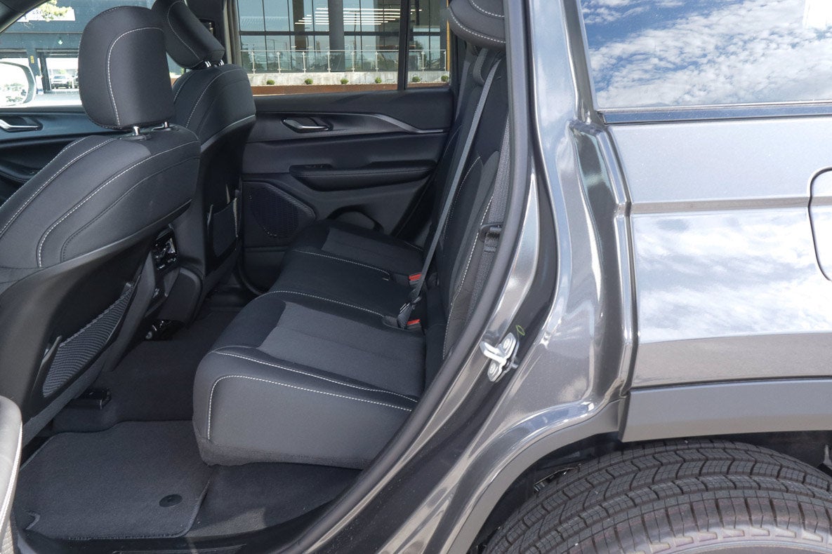 2026 Jeep Grand Cherokee Laredo 4x4