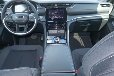 2026 Jeep Grand Cherokee Laredo 4x4