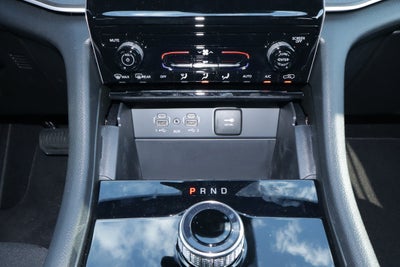 2026 Jeep Grand Cherokee Laredo 4x4