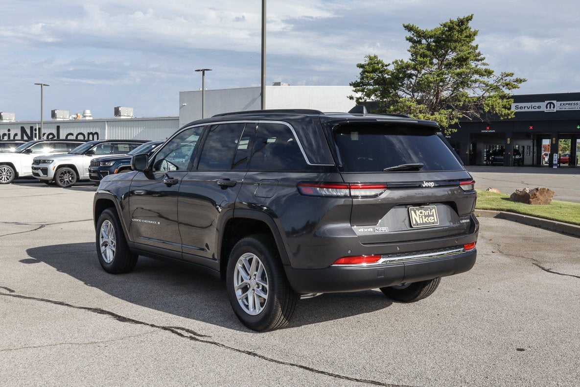 2026 Jeep Grand Cherokee Laredo 4x4