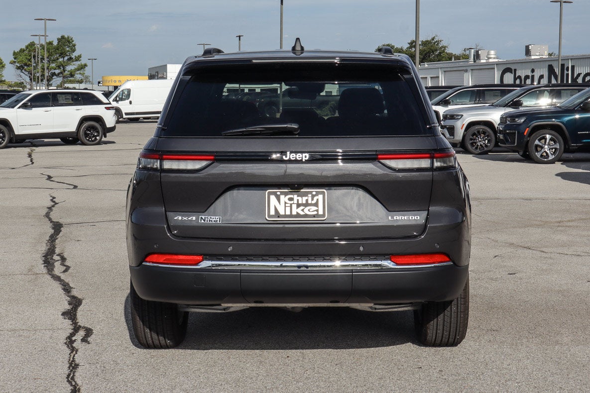 2026 Jeep Grand Cherokee Laredo 4x4