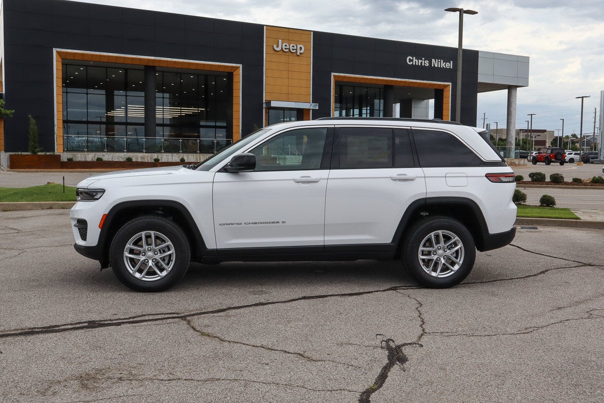 2026 Jeep Grand Cherokee Laredo 4x4
