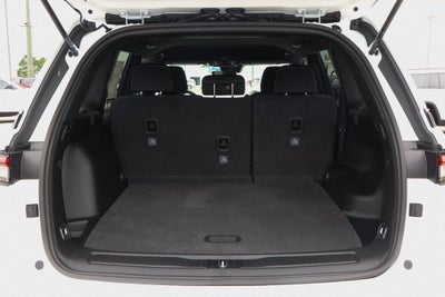 2026 Jeep Grand Cherokee Laredo 4x4