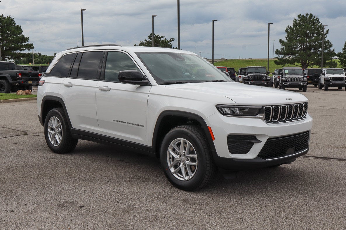 2026 Jeep Grand Cherokee Laredo 4x4