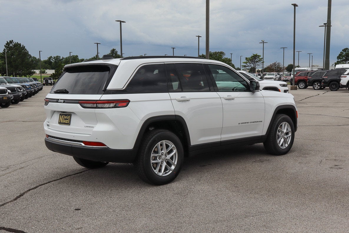 2026 Jeep Grand Cherokee Laredo 4x4