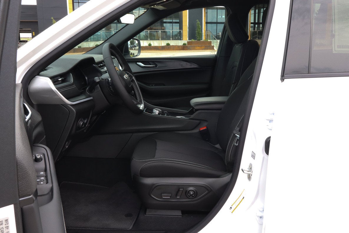 2026 Jeep Grand Cherokee Laredo 4x4