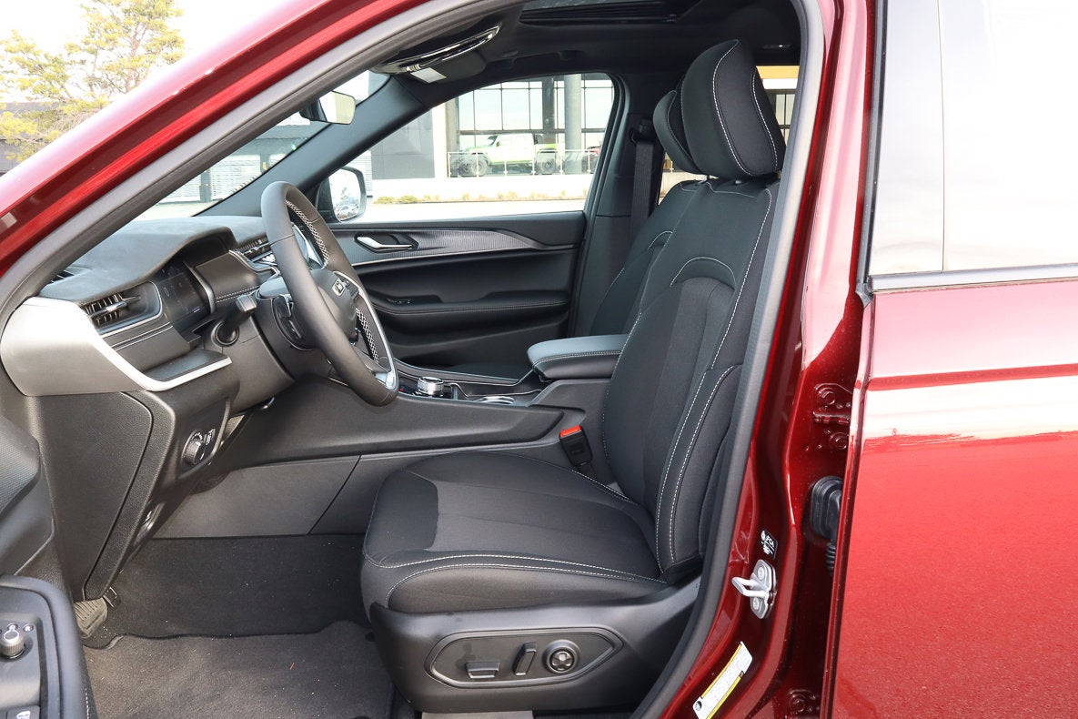 2025 Jeep Grand Cherokee Laredo X