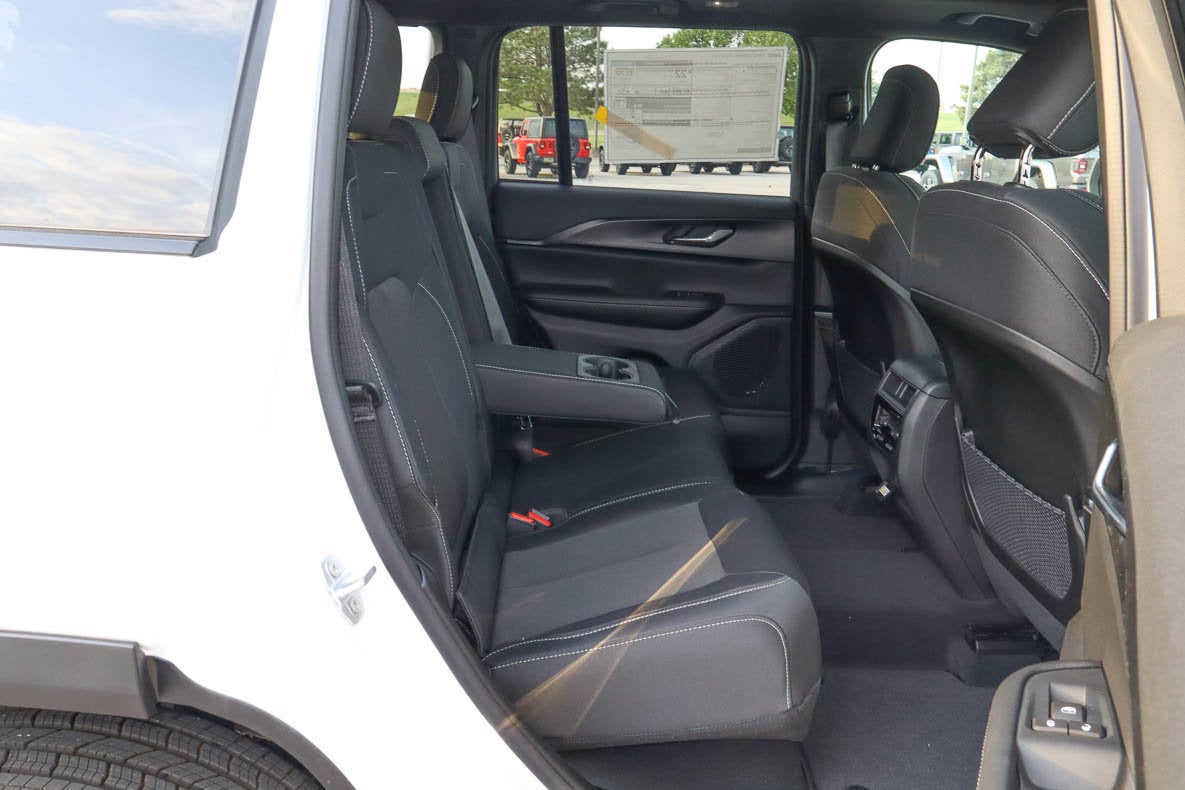 2026 Jeep Grand Cherokee Laredo X 4x4