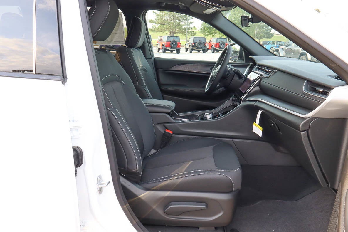 2026 Jeep Grand Cherokee Laredo X 4x4