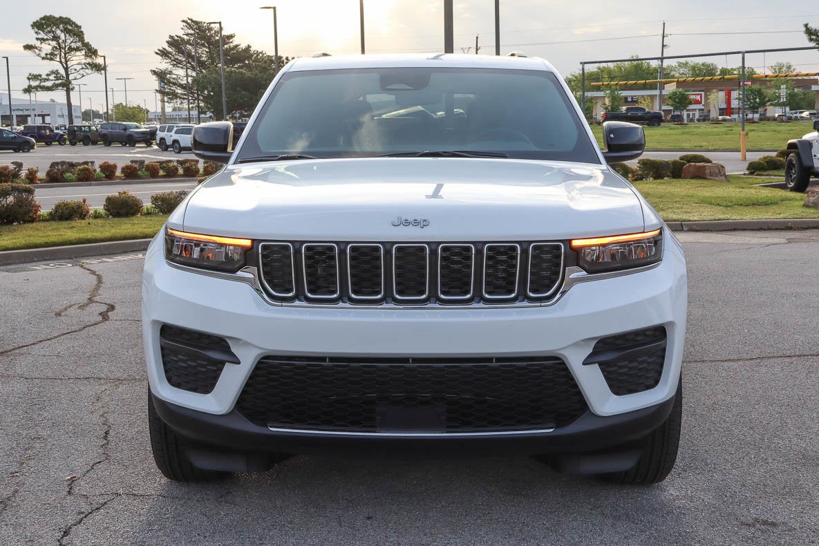 2026 Jeep Grand Cherokee Laredo X 4x4