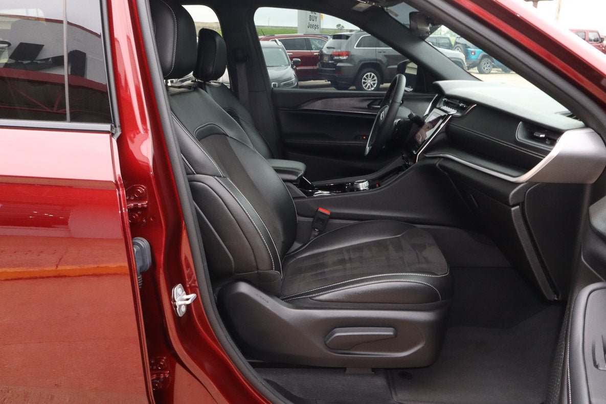 2023 Jeep Grand Cherokee Altitude 4x4