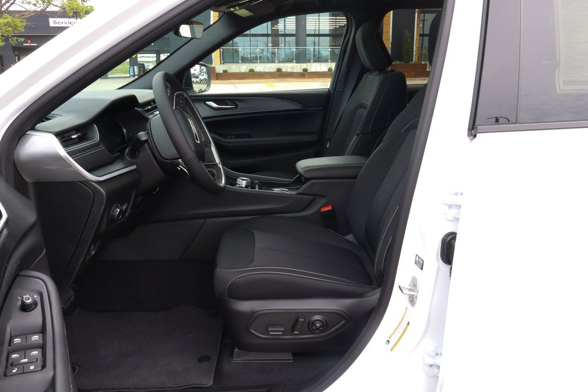 2026 Jeep Grand Cherokee Laredo X 4x4