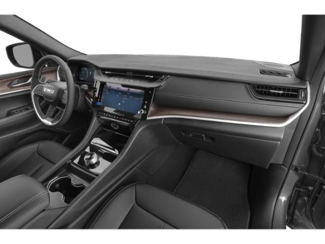 2027 Jeep Grand Cherokee Laredo X 4x4