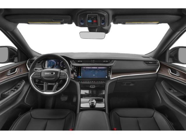 2027 Jeep Grand Cherokee Laredo X 4x4