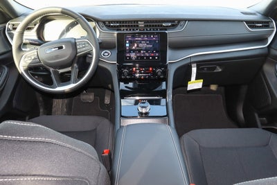 2026 Jeep Grand Cherokee Laredo X 4x4