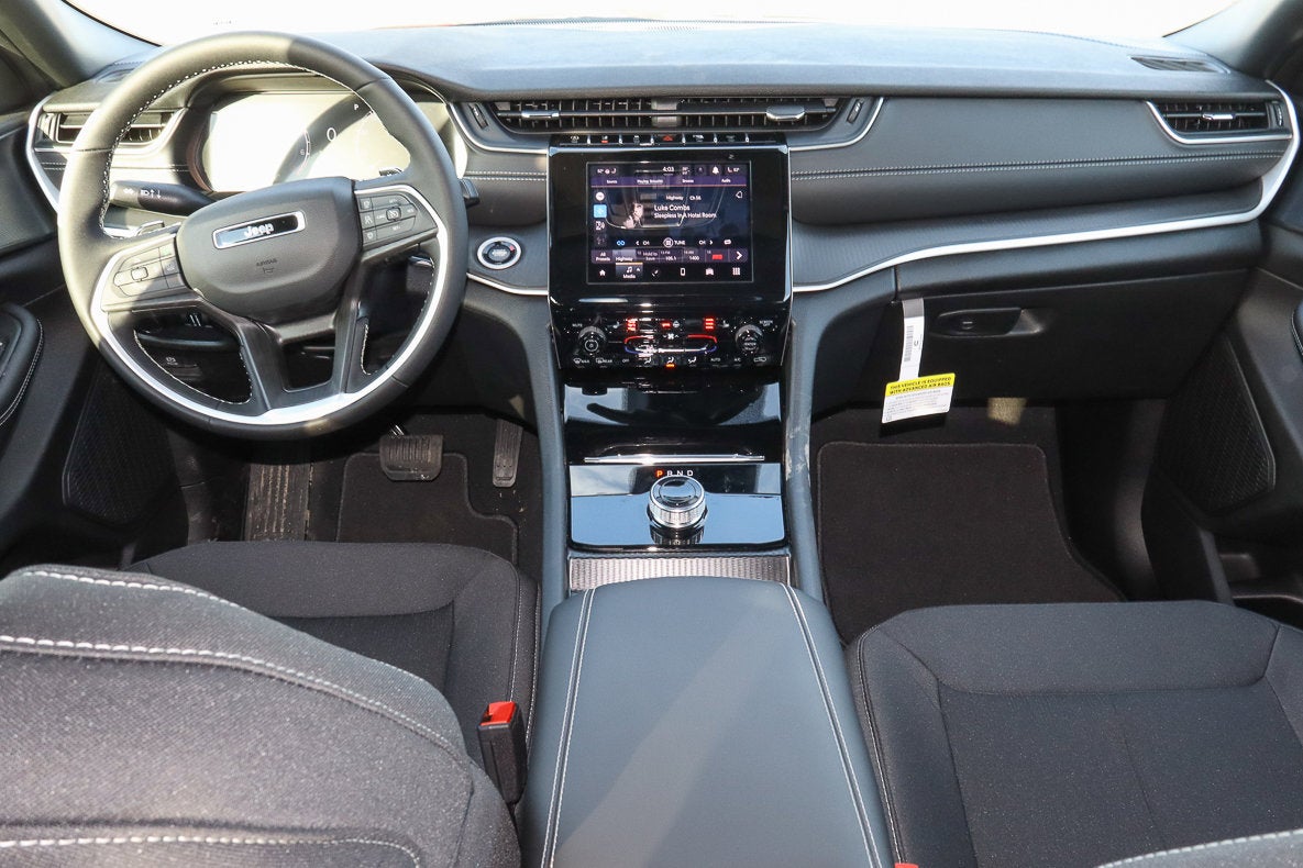 2026 Jeep Grand Cherokee Laredo X 4x4