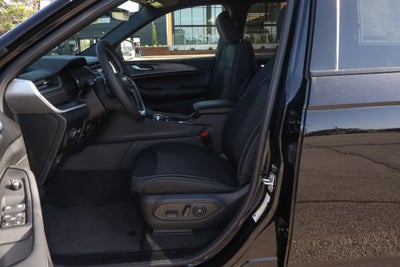 2026 Jeep Grand Cherokee Laredo X 4x4