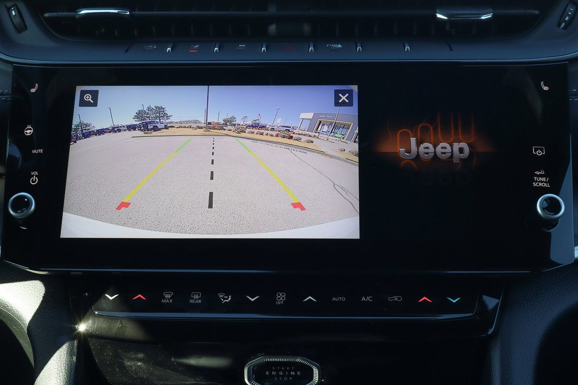 2026 Jeep Grand Cherokee Laredo Altitude 4x4