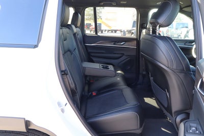 2026 Jeep Grand Cherokee Laredo Altitude 4x4