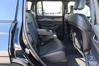 2026 Jeep Grand Cherokee Laredo Altitude