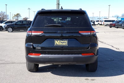 2026 Jeep Grand Cherokee Laredo Altitude