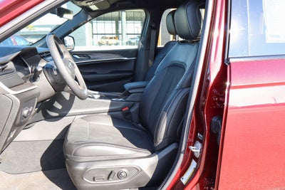 2026 Jeep Grand Cherokee Laredo Altitude