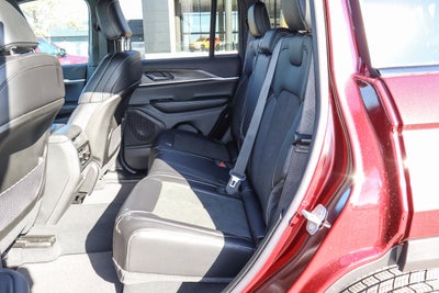 2026 Jeep Grand Cherokee Laredo Altitude