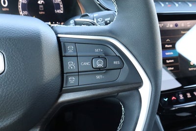 2026 Jeep Grand Cherokee Laredo Altitude