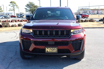 2026 Jeep Grand Cherokee Laredo Altitude