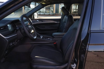 2026 Jeep Grand Cherokee Laredo Altitude 4x4
