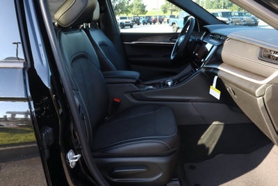 2026 Jeep Grand Cherokee Laredo Altitude 4x4