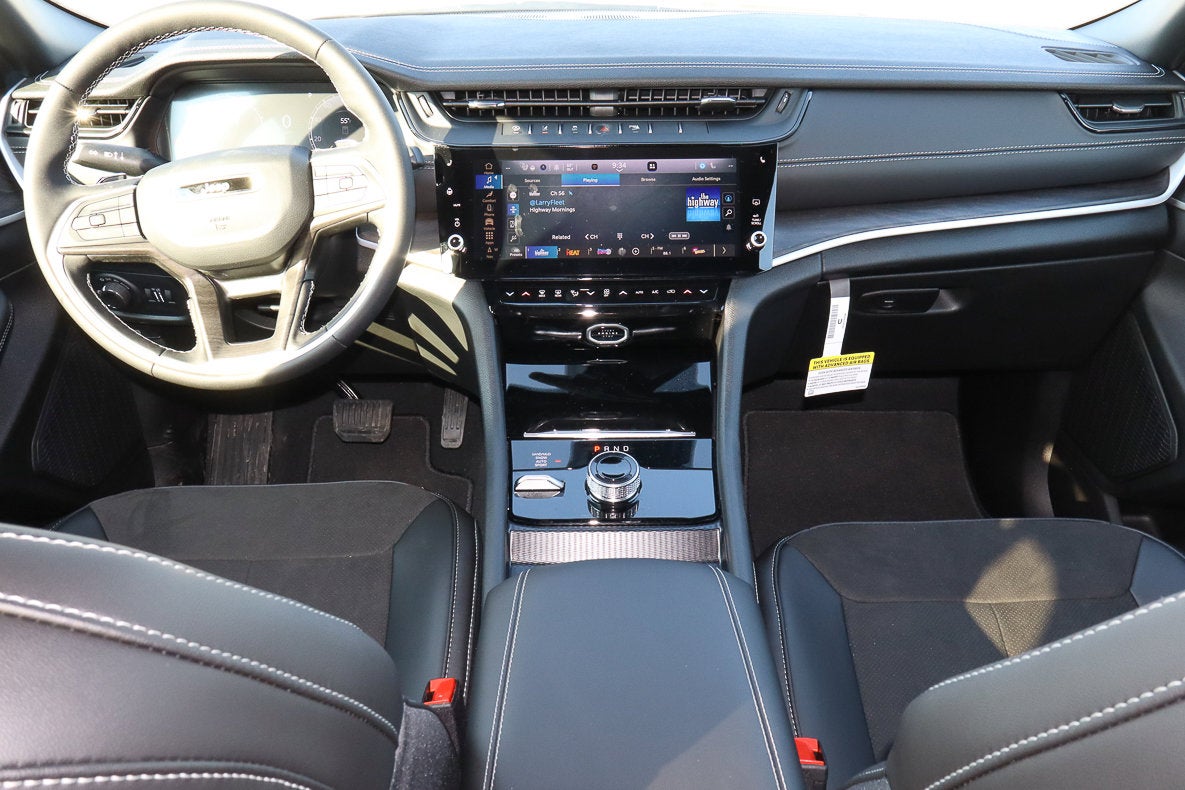 2026 Jeep Grand Cherokee Laredo Altitude