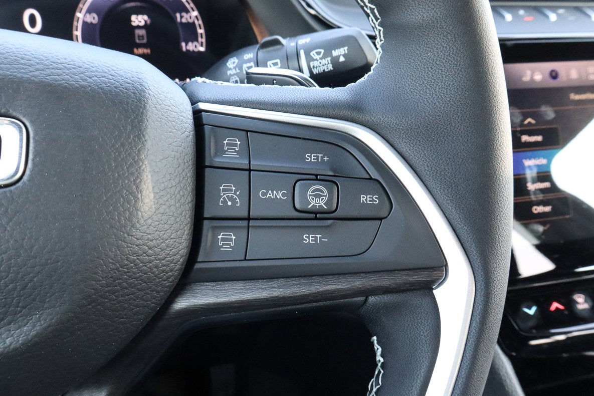 2026 Jeep Grand Cherokee Laredo Altitude