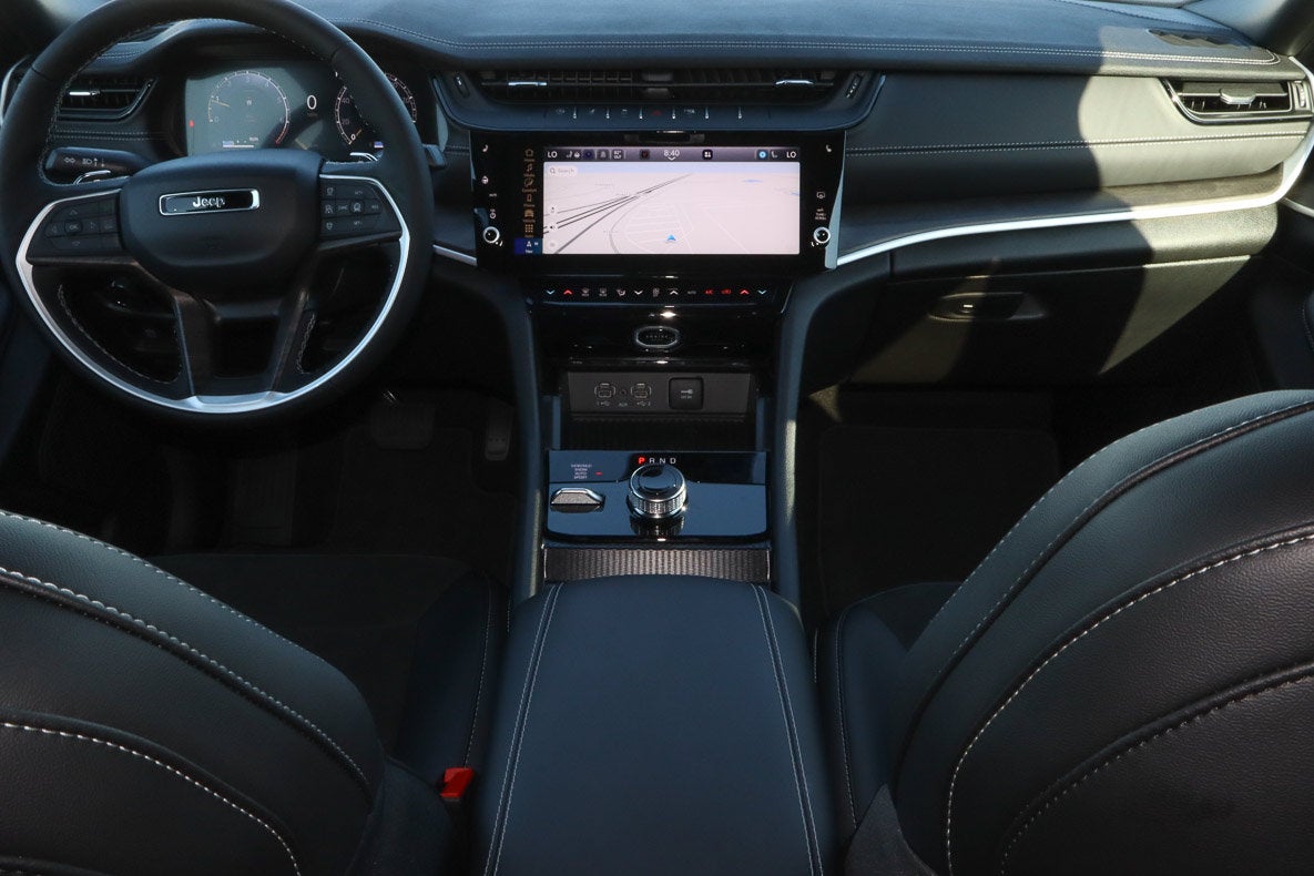 2026 Jeep Grand Cherokee Laredo Altitude 4x4